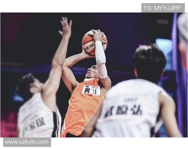 武汉篮球队配合变革引发热议球迷期待新战术带来精彩表现